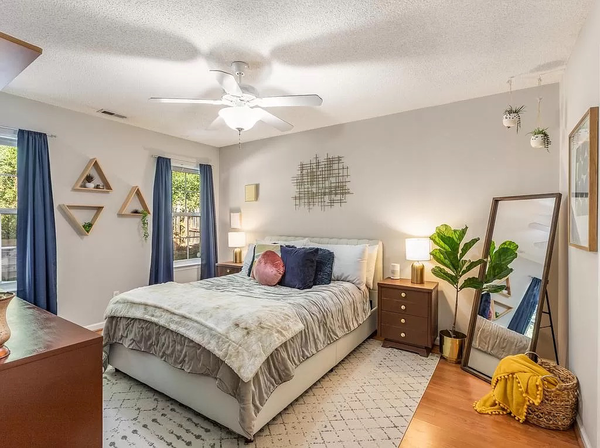 Coliving in Woodcroft - Durham, Raleigh