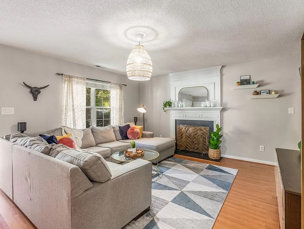 Coliving in Woodcroft - Durham, Raleigh