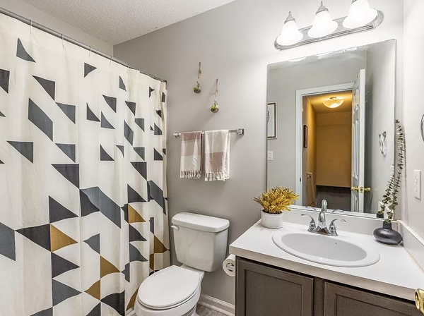 Coliving in Woodcroft - Durham, Raleigh