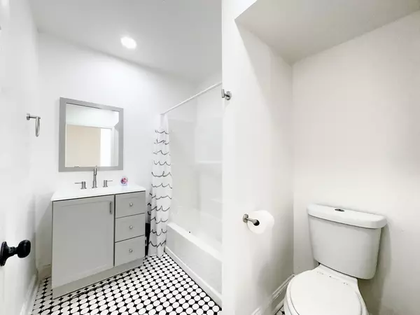 Coliving in Hollygrove - Uptown & Carrollton, New Orleans