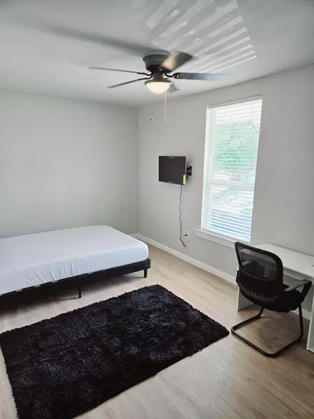 Coliving in Seguin - Outer SATX, San Antonio