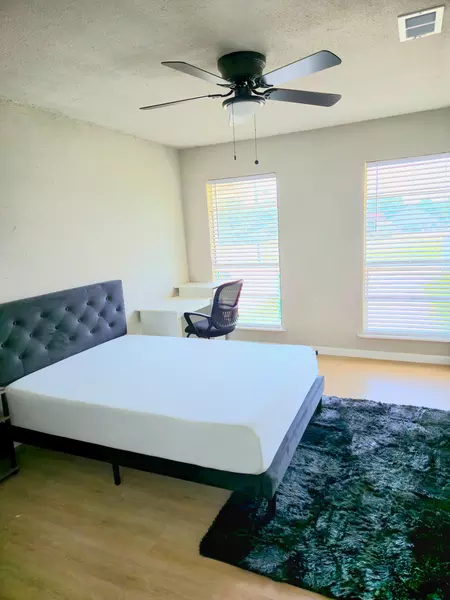 Coliving in Seguin - Outer SATX, San Antonio