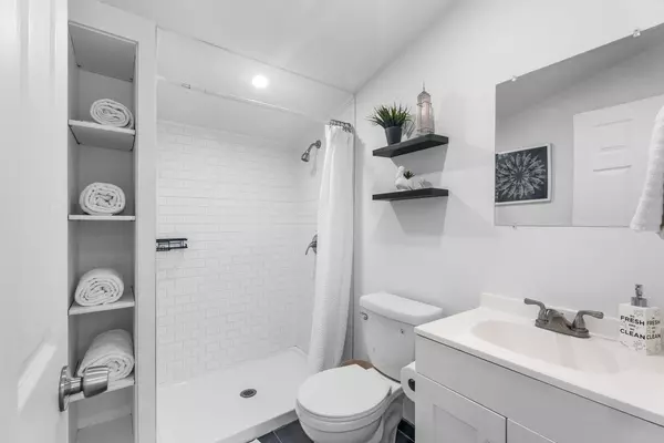 Coliving in Huntington Beach - Orange County, Los Angeles