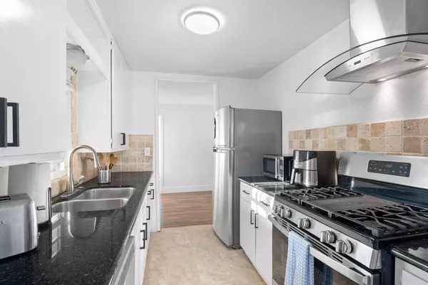 Coliving in Huntington Beach - Orange County, Los Angeles