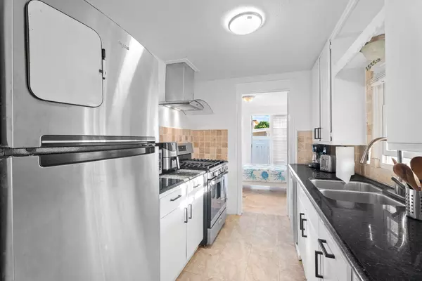 Coliving in Huntington Beach - Orange County, Los Angeles