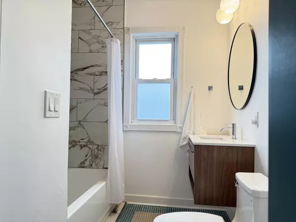 Coliving in Merrill Park - West / SW Mil, Milwaukee