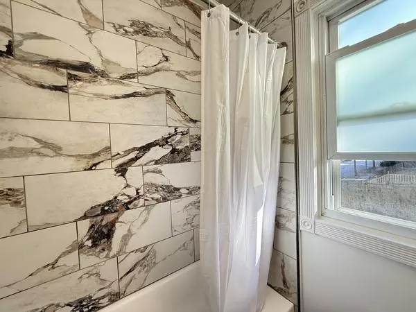 Coliving in Merrill Park - West / SW Mil, Milwaukee