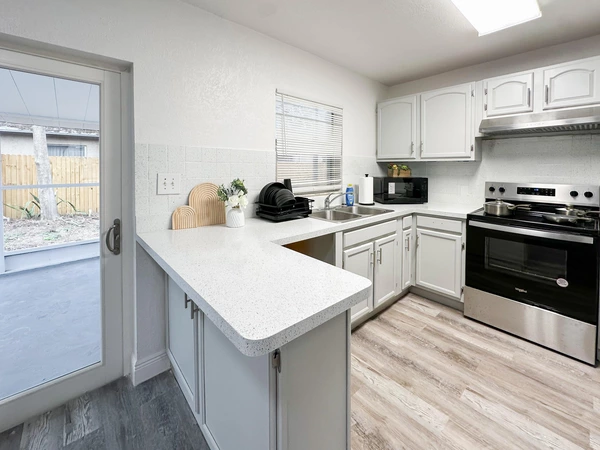 Coliving in Clearwater - Clearwater-St. Petersburg, Tampa