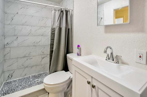 Coliving in Live Oaks Square - East Tampa, Tampa