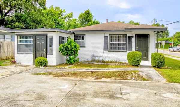 Coliving in Live Oaks Square - East Tampa, Tampa