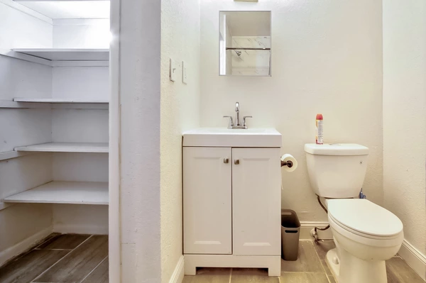 Coliving in Live Oaks Square - East Tampa, Tampa