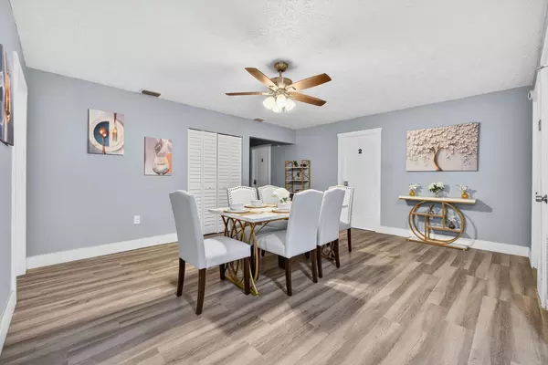Coliving in Live Oaks Square - East Tampa, Tampa