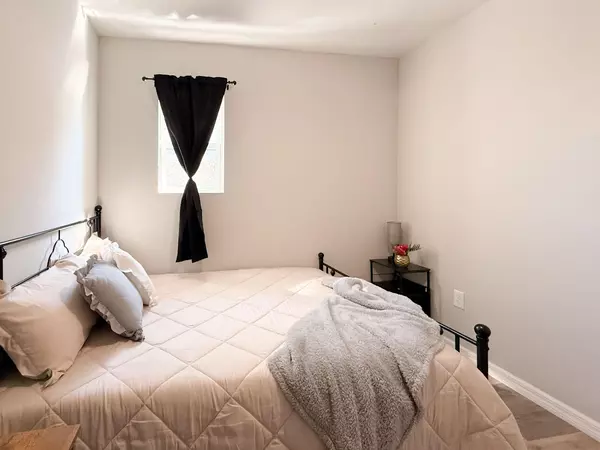 Coliving in Live Oaks Square - East Tampa, Tampa