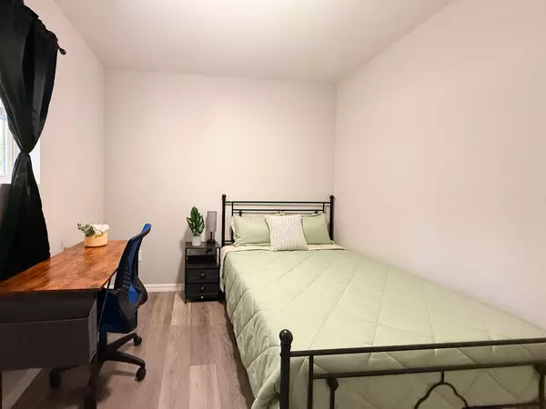 Coliving in Live Oaks Square - East Tampa, Tampa