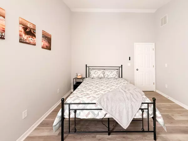 Coliving in Live Oaks Square - East Tampa, Tampa