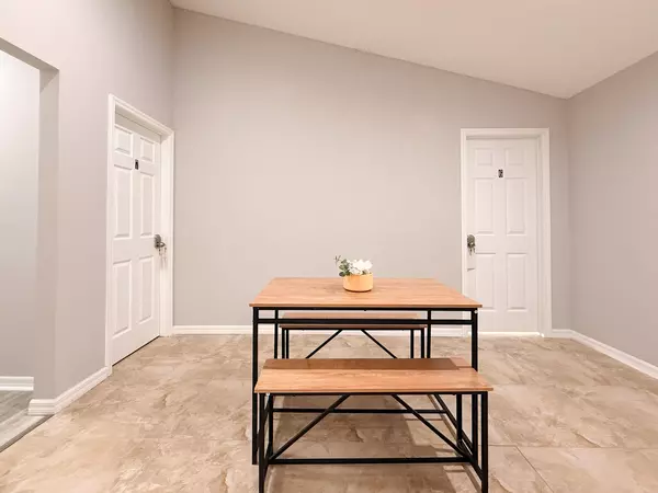 Coliving in Live Oaks Square - East Tampa, Tampa