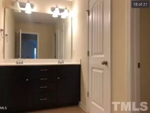 Coliving in Bryson Village - Outer Triangle, Raleigh