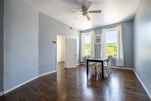 Coliving in Ukrainian Village - West Side, Chicago