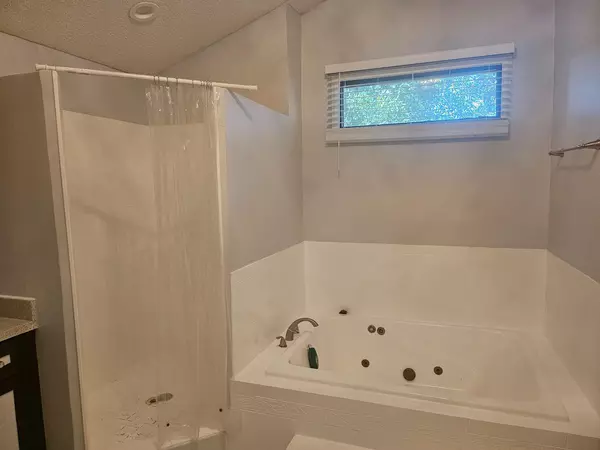 Coliving in Garden City JAX - Northside, Jacksonville