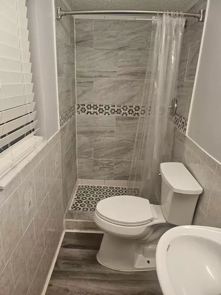 Coliving in Garden City JAX - Northside, Jacksonville