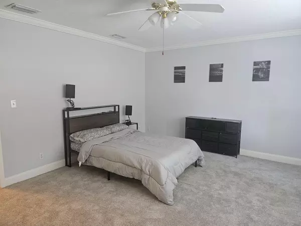 Coliving in Garden City JAX - Northside, Jacksonville