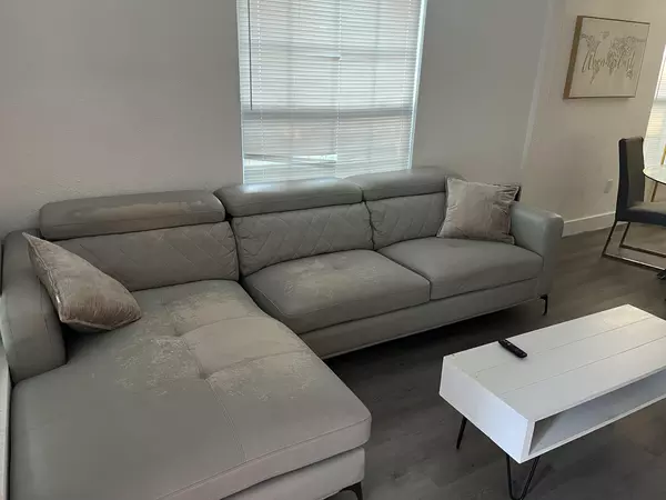 Coliving in Live Oaks Square - East Tampa, Tampa