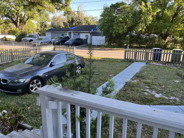 Coliving in Live Oaks Square - East Tampa, Tampa
