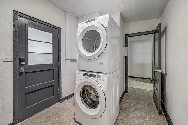 Coliving in Lake Forest - Northside, Jacksonville