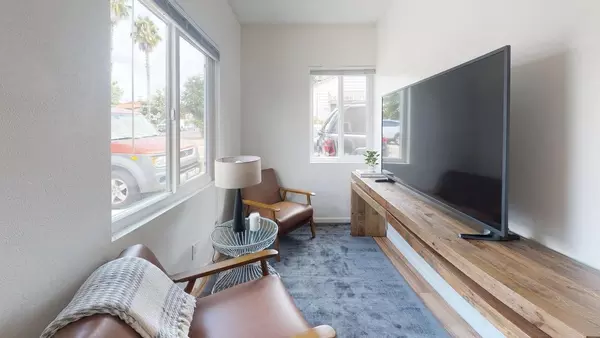 Coliving in Pacific Beach - Coastal, San Diego