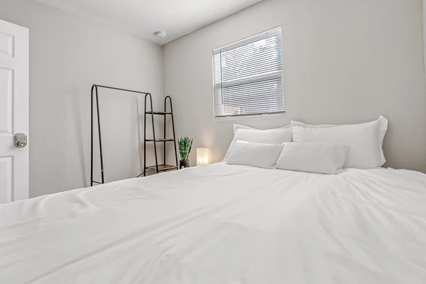 Coliving in Sulphur Springs - North Tampa, Tampa