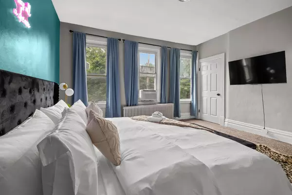 Coliving in Lawrenceville - East Pitt, Pittsburgh