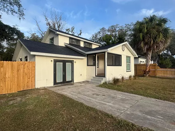 Coliving in Live Oaks Square - East Tampa, Tampa