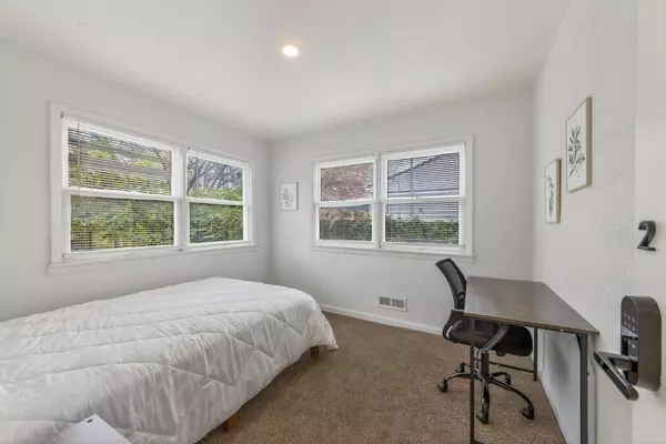 Coliving in Ruskin Heights - KCMO, Kansas City