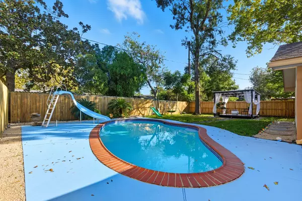 Coliving in Sharpstown - Sw Houston, Houston