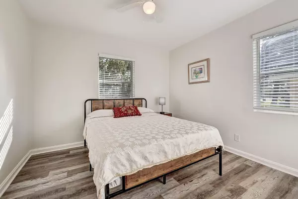 Coliving in Cedar Hills - Westside, Jacksonville