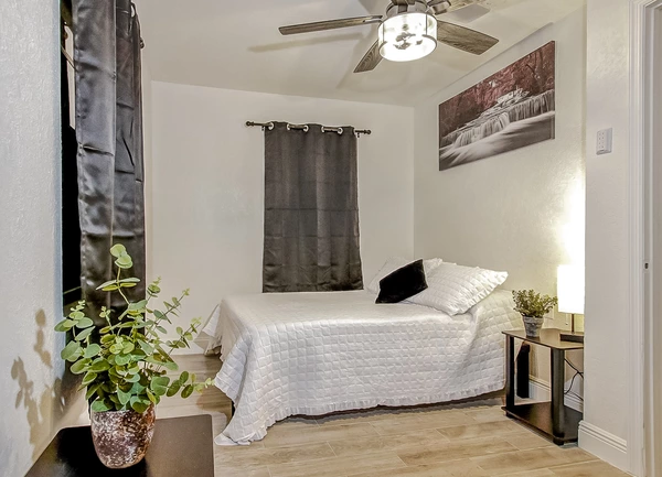 Coliving in Live Oaks Square - East Tampa, Tampa