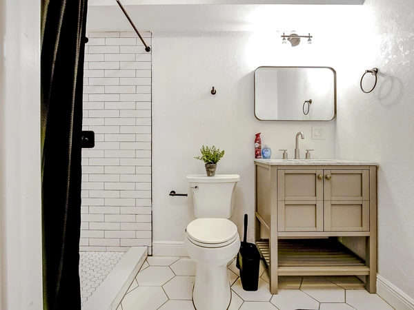 Coliving in Live Oaks Square - East Tampa, Tampa