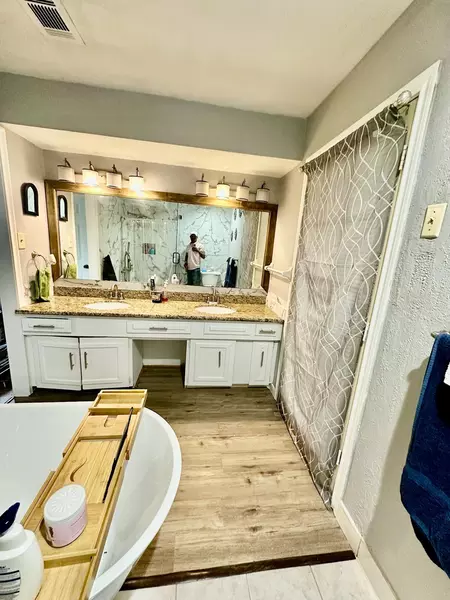 Coliving in Greater Inwood - Nw Houston, Houston