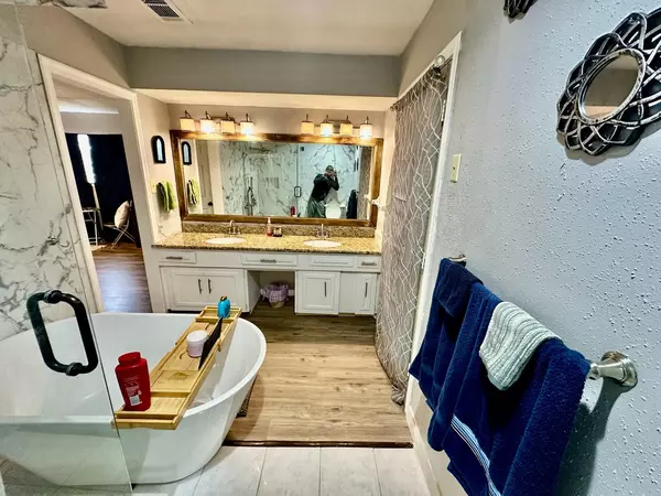 Coliving in Greater Inwood - Nw Houston, Houston