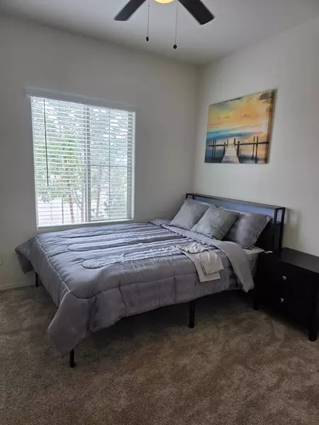 Coliving in Ahwatukee Footheels - Phoenix, Phoenix