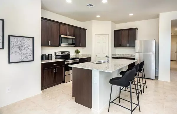 Coliving in Ahwatukee Footheels - Phoenix, Phoenix