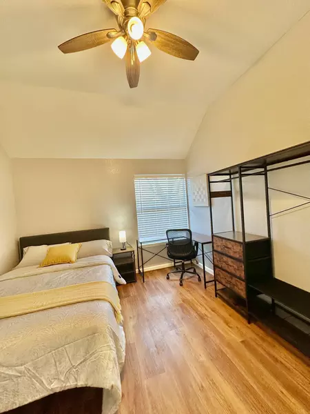 Coliving in Cinco Ranch - West Houston, Houston