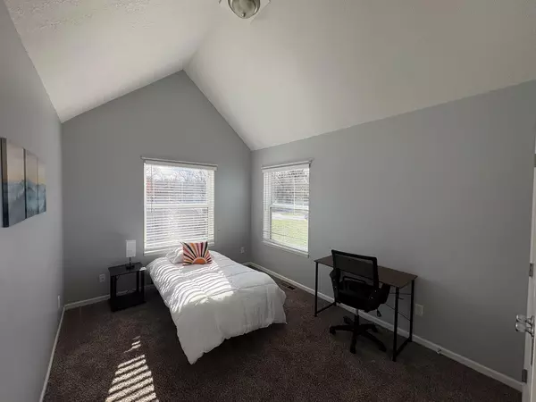 Coliving in Red Bridge - KCMO, Kansas City