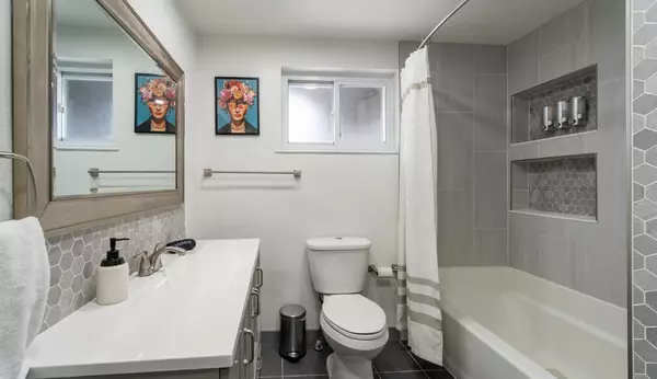 Coliving in Westminster - Outer Denver, Denver