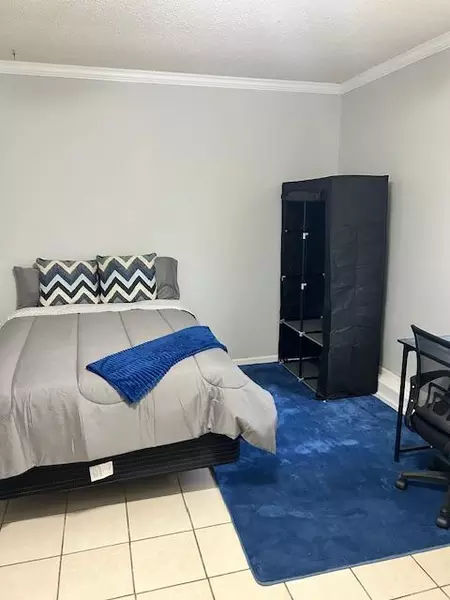 Coliving in College Park JAX - Northside, Jacksonville