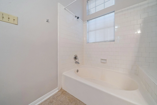 Coliving in Fondren Gardens - Sw Houston, Houston