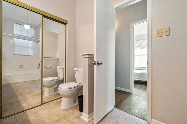 Coliving in Fondren Gardens - Sw Houston, Houston