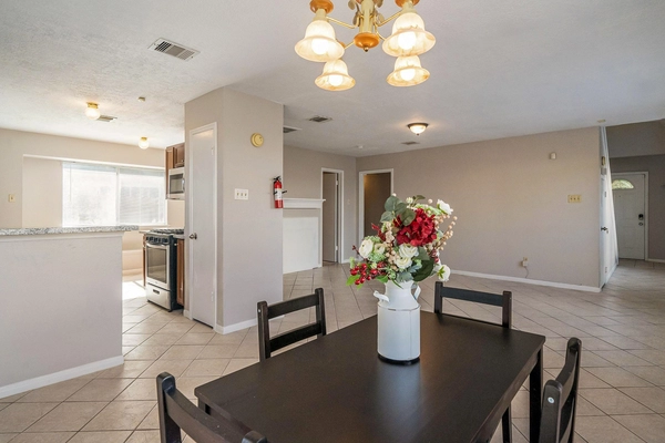 Coliving in Fondren Gardens - Sw Houston, Houston