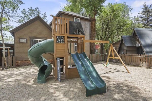 Coliving in West Colorado Springs - West COS, Colorado Springs