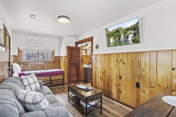 Coliving in West Colorado Springs - West COS, Colorado Springs